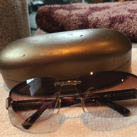 Gucci Women's Sunglasses - Picture 12 of 15